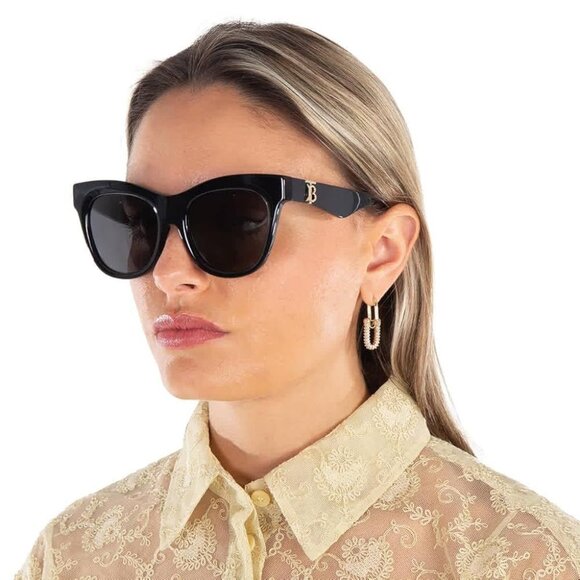 NWT BURBERRY SUNGLASSES BLACK WOMEN - Picture 1 of 3